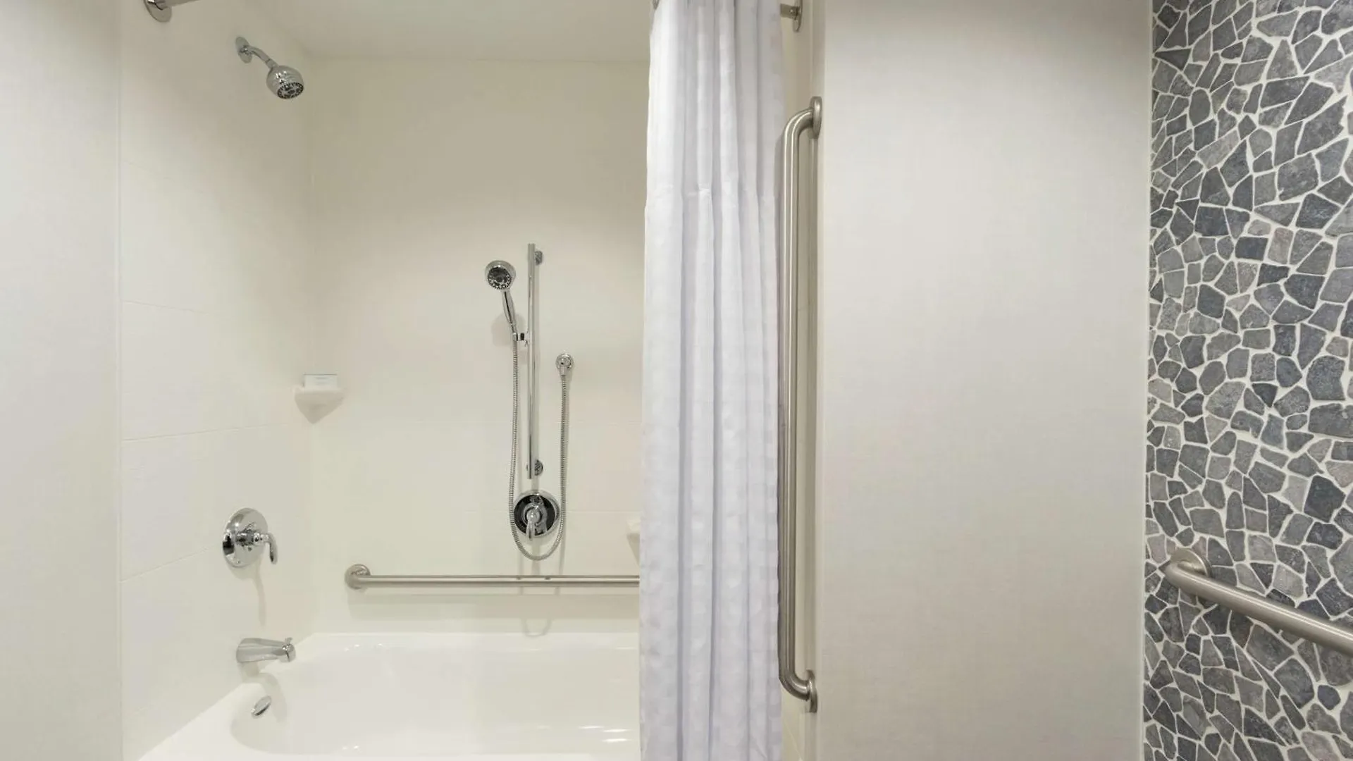 Hilton Garden Inn Calgary Downtown 3*,